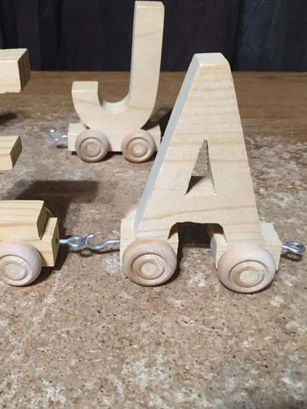 17 PIECE WOODEN TRAIN LOT BOWLING CHICAGO BULLS BASKETBALL LETTERS ENGINE CAR